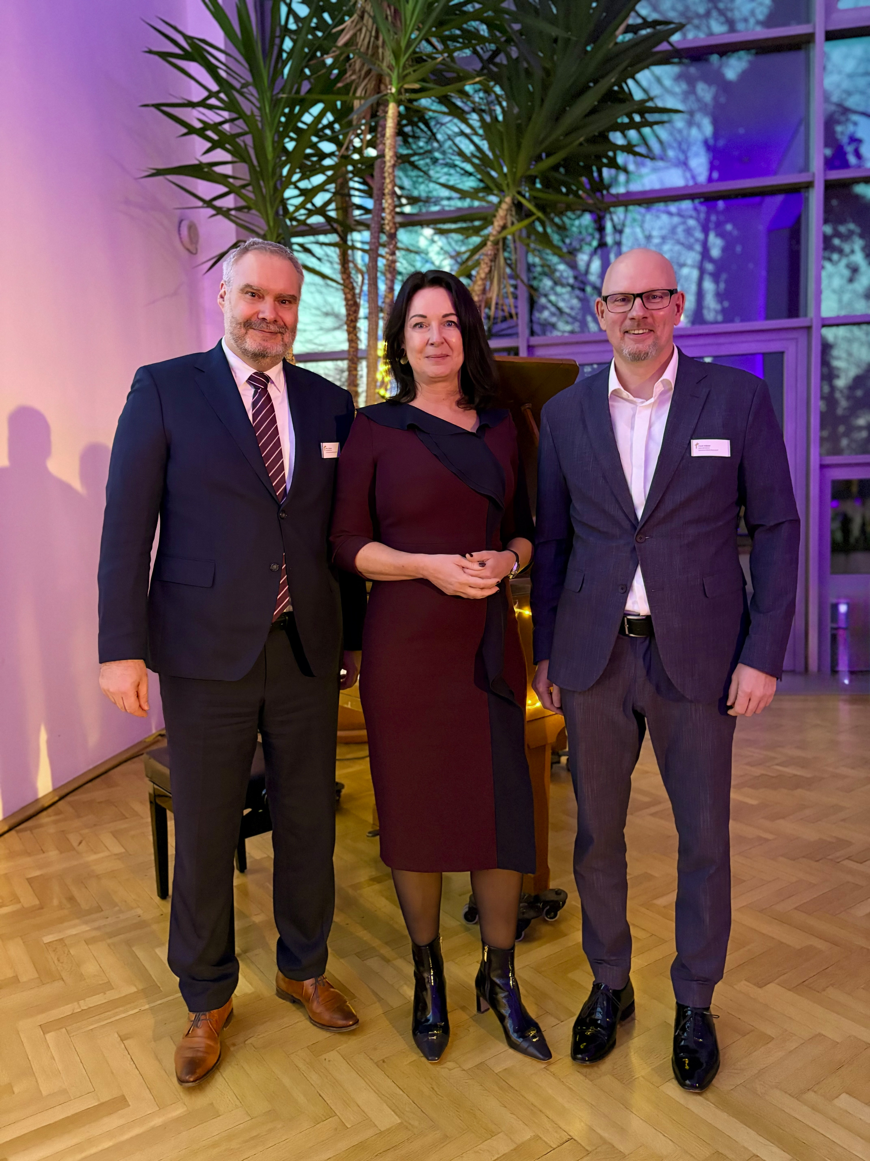Roy J. Noack, Ministerin Müller und Frank Volkmar beim Neujahrsempfang der Immanuel Klinik Rüdersdorf