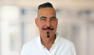 Dr. med. Jens Burghardt, Chefarzt der Allgemein- und Viszeralchirurgie Dr. med. Jens Burghardt, Chefarzt der Allgemein- und Viszeralchirurgie