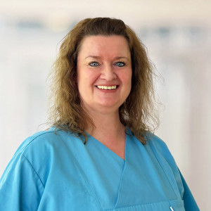 Nicole Melcher Pflegebereichsleitung Ebene 3 für die Bereiche der Viszeralchirurgie, Gynäkologie und Geburtshilfe