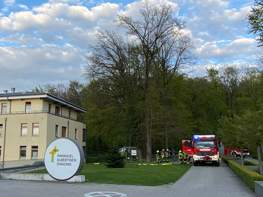 Immanuel Klinik Rüdersdorf - Nachrichten - Schwarzer Rauch und tapfere Mitarbeitende der Immanuel Klinik Rüdersdorf